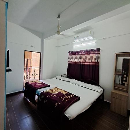 Hotel Goldan Palece Trimbak Exterior foto