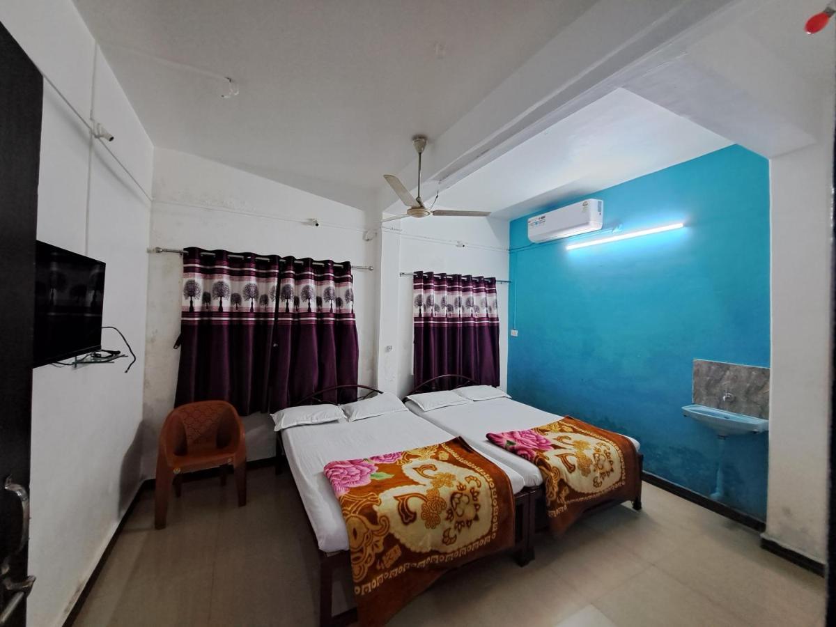 Hotel Goldan Palece Trimbak Exterior foto